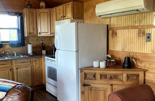 Paluxy House | Secluded Cabin Perfect for Nature and Water Sports Lovers in Texas