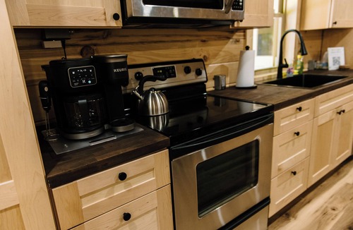 South Haven Cabin | Secluded Cabin w/Beach Access + Fire Pit
