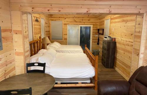Gilbert House | Secluded Cabin with King size bed