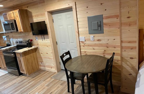 Gilbert Apartment | Secluded Cabin With King Size bed