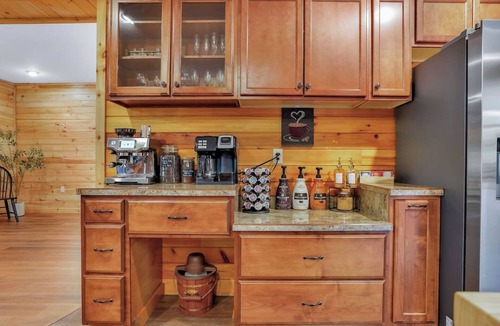 Walker Lake Cabin | Secluded Cabin with Hot Tub, Game Room, Fire Pit, and More!