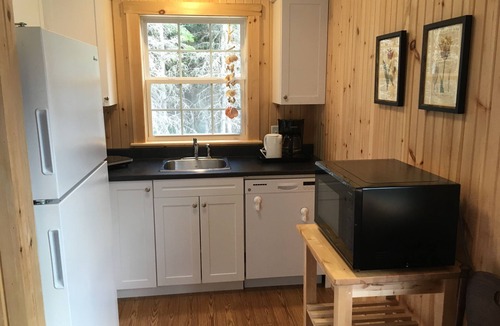 Stanhope Cottage | Secluded Carriage House Cottage, 10-minute walk to beautiful, North Shore beach