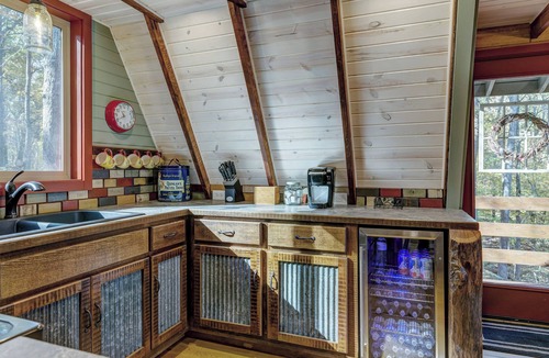 Innsbrook Ski Chalet | Secluded & Charming Lake Access Woodland Chalet by Sarah Bernard