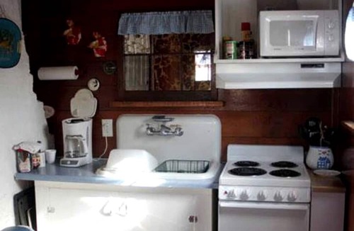 Marsland Cottage | Secluded Cottage on East Ash Creek near Fort Robinson State Park, Nebraska