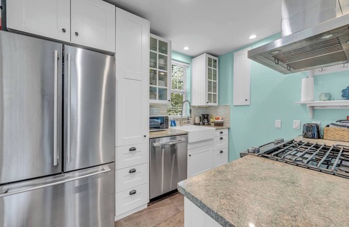 Bernard House | Secluded Cottage with Beach Access! [Cove Cottage]