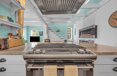Bernard House | Secluded Cottage with Beach Access! [Cove Cottage]