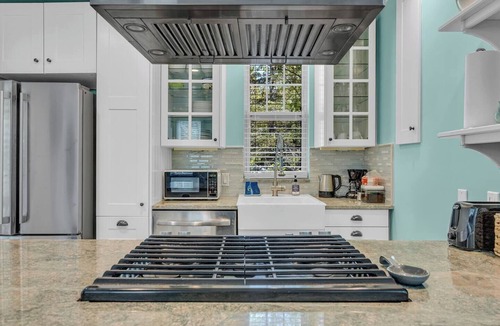 Bernard House | Secluded Cottage with Beach Access! [Cove Cottage]