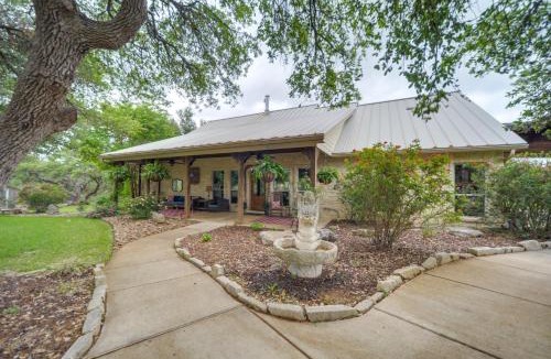 Blanco House | Secluded Country Hideaway w/Fire Pit & Pool!