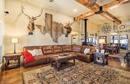 Blanco House | Secluded Country Hideaway w/Fire Pit & Pool!