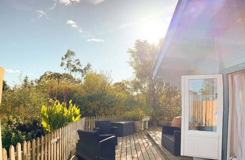 Abbess Roding Cottage | Secluded Countryside Lodge on 25 Acres | Private Deck & Views | Kent Escape