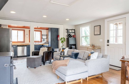 Kerhonkson Cottage | Secluded Couples Spa Sanctuary with HotTub!