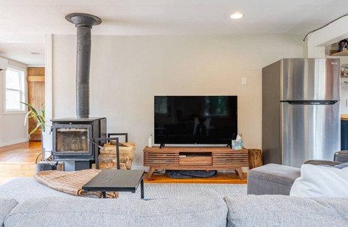 Kerhonkson Cottage | Secluded Couples Spa Sanctuary with HotTub!