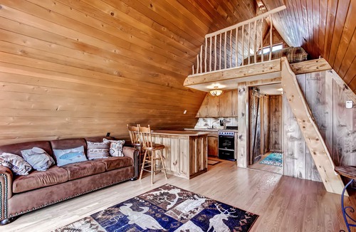 Antimony Cabin | Secluded & Cozy Antimony Cabin w/Fire Pit