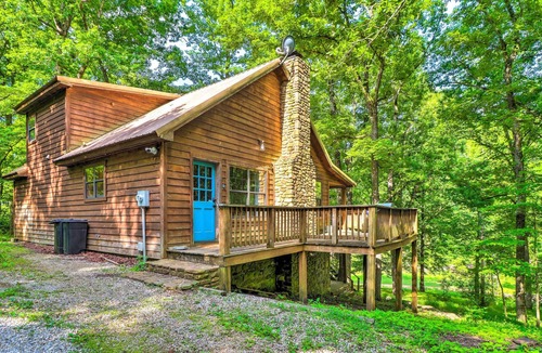Newnata Cabin | Secluded Creekside Cabin w/ Kayaks Provided
