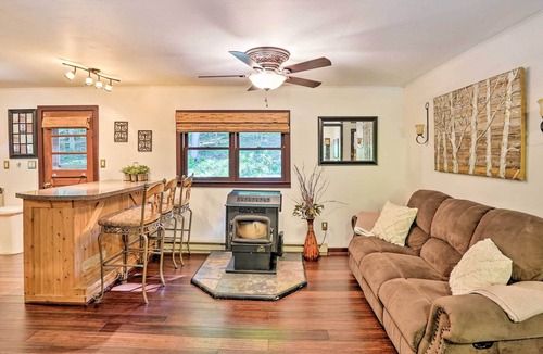 East Durham Cabin | Secluded East Durham Cabin Retreat w/ Deck!