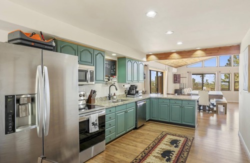 Payson Cabin | Secluded Forest Cabin - Hot Tub, Game Room & Views