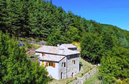 Saint-Etienne-de-Serre House | Secluded vacation estate in the heart of the Ardèche, total peace and quiet and absolute nature.