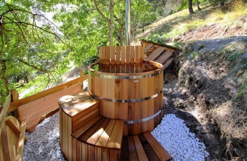 Saint-Etienne-de-Serre House | Secluded vacation estate in the heart of the Ardèche, total peace and quiet and absolute nature.