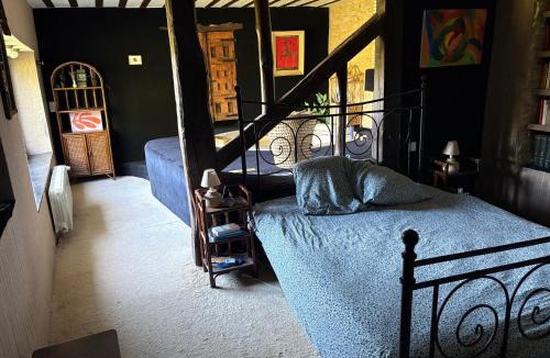 Saint-Andre-d'Olerargues Villa | Secluded country house built 1833 four bedroom nr Goudargues, Uzés