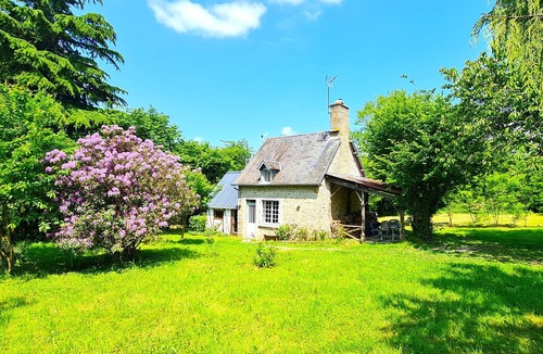 Le Mesnil-Gilbert House | Secluded house on huge private land
