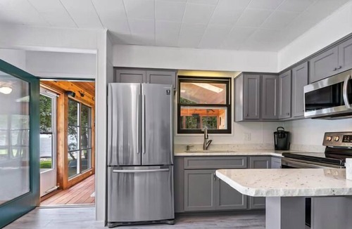 Algoma Cabin | Secluded Lakefront Adventure Cabin