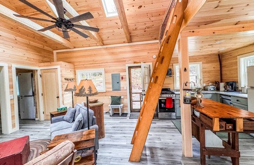 Marshfield Cabin | Secluded Lakefront, Dog-Friendly Cabin with Canoe, 7 Miles from the Ocean