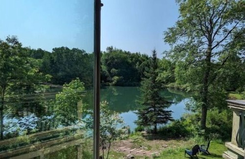 Otego House | Secluded Lakefront Retreat with Art Studio and Stunning Views