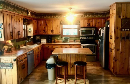 Watersmeet Cabin | Secluded Lodge on Lac Vieux Desert 370 Feet of Lakefront-Private Beach