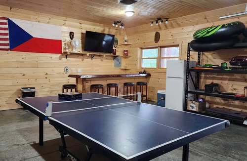 Lyndon Station Cabin | 🏞Secluded Log Cabin Near Wisconsin Dells & Wisconsin River Fireplace Ski 🏕