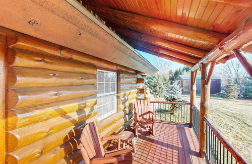 Lyndon Station House | Secluded log cabin near Wisconsin Dells with wood stove & grill - dog-friendly