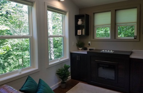 Elroy Cottage | Secluded luxury accommodations with woodland pond view and private hiking trails