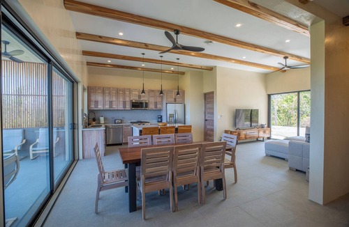 Barco Quebrado House | Secluded Luxury Casita w/view & shared pool
