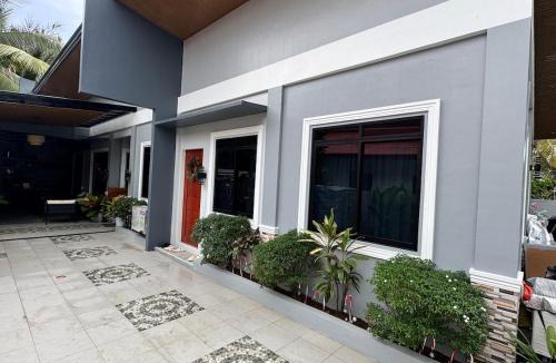 Dapitan Apartment | Secluded, Modern, Minimalist house - Gray House