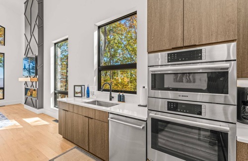 Sewanee House | Secluded, modern, spectacular views, hot tub on 18 acres. Firepit,games & more!
