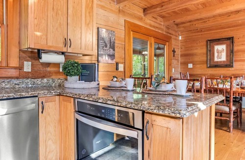 Sautee Nacoochee Cabin | Secluded Mountain Cabin close to Helen, Georgia, Perfect for a Family Getaway