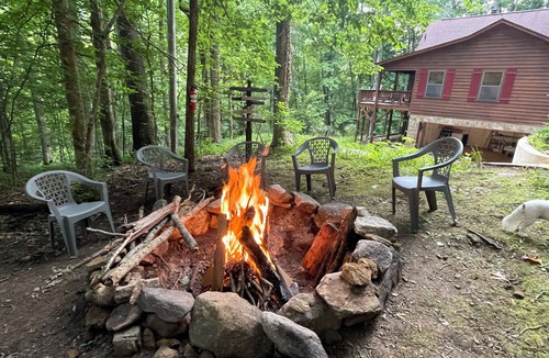 Highlands Cabin | Secluded Mountain Cabin Retreat Near Franklin & Highlands