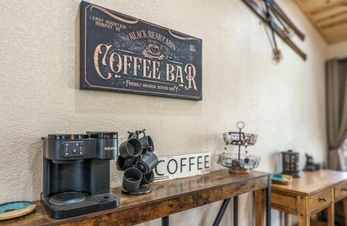 Unaka House | Secluded Mountain Cabin, Hottub, Fire pit, 4 Acres