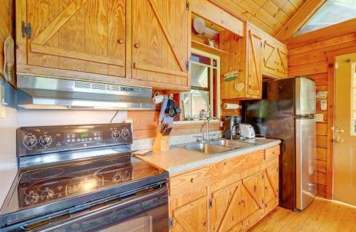 Warne House | Secluded Mountain Cabin w/Decks + Gazebo!