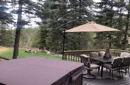 Durango House | Secluded Mountain Cabin - Hot Tub - 20 Min to Downtown Durango