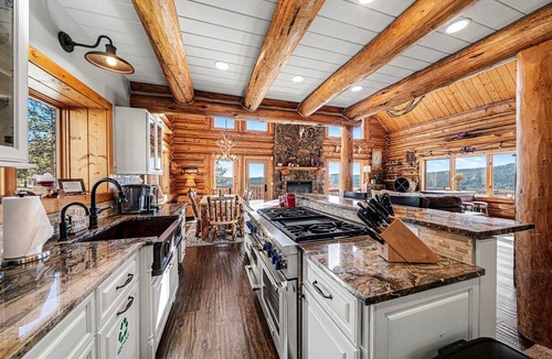 Lyons Cabin | Secluded Mountain Log Cabin with Hot Tub, Fireplace & 61 Private Acres