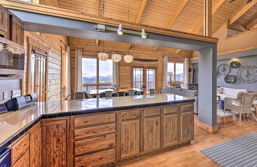 Cotopaxi Cabin | Secluded Mountain Retreat w/Views on 45 Acres!