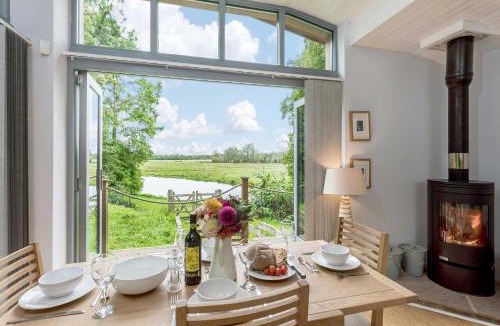 Godshill House | Secluded, New Forest Riverside Lodge