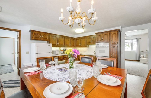 Sugarcreek Cottage | Secluded Ohio Amish Country Getaway w/Fire Pit