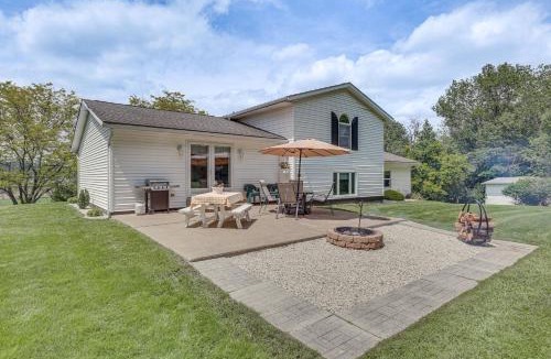 Sugarcreek House | Secluded Ohio Amish Country Getaway w/Fire Pit