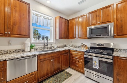 Cedar Key Apartment | Secluded Old Florida Retreat – Waterfront with Kayaks and Bikes