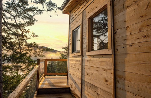 Saint-Faustin-Lac-Carre House | Secluded perched treehouse by the lake | Lodging #18