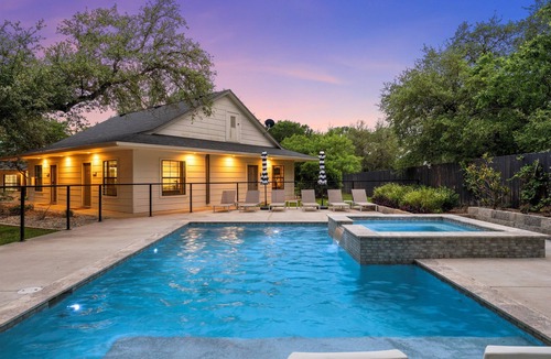 Crawford House | Secluded Poolside Getaway where Boutique Hotel Vibes meet Nature