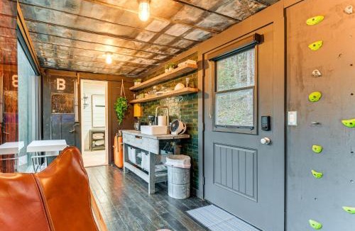 Campton House | Secluded Red River Gorge Cabin w/Rooftop Deck!