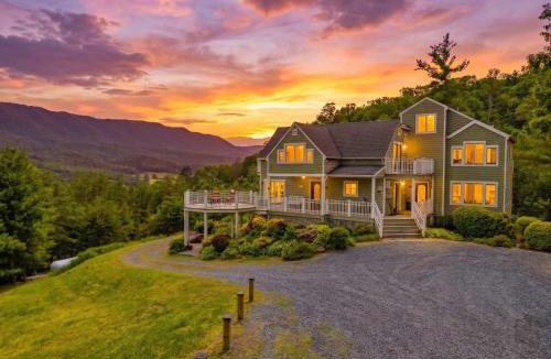 South Fork Ski Chalet | Secluded Retreat Endless Mtn Views Rushing Stream
