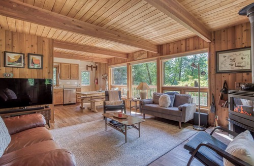 Cloverdale House | Secluded Rustic Beauty with Hot Tub in this Roomy Cabin Near Pacific City!